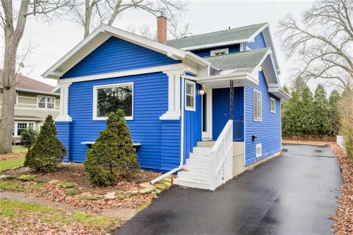 1101 South Van Buren Street